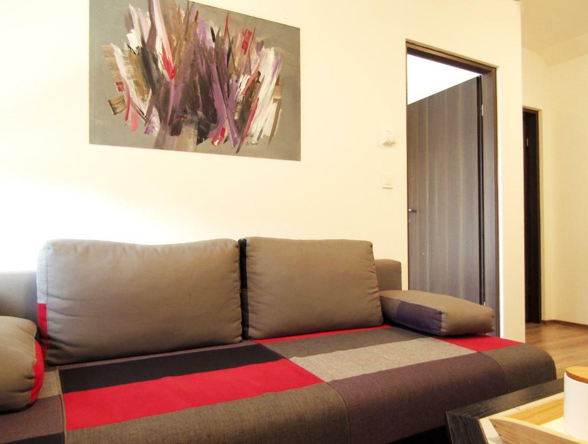 Apartment & Room Renee Osijek Exterior photo